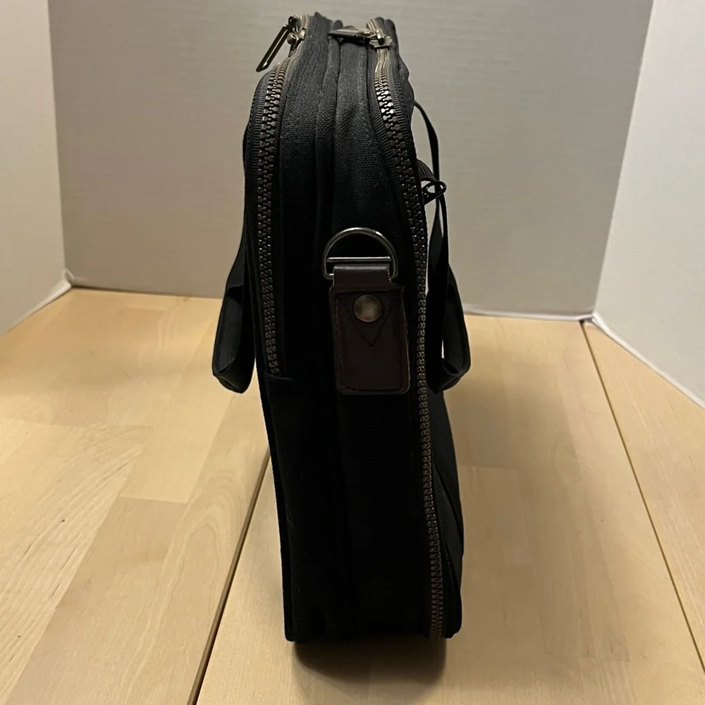 Y2K Eddie Bauer Black Nylon Laptop Case Brass & Leather Trim - No Shoulder Strap